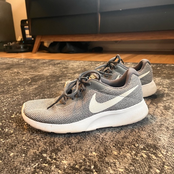 Nike Classic Gray Sneakers - Picture 1 of 3